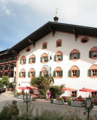 Sie wohnen in einem traditionellen Hotel mit österreichischer Atmosphäre!