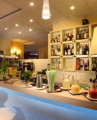 In the hotel's cosy bar/lounge you can enjoy the atmosphere and each other's company over a much-needed refreshment.