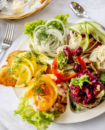 I restauranten serveres det tradisjonelle danske retter.
