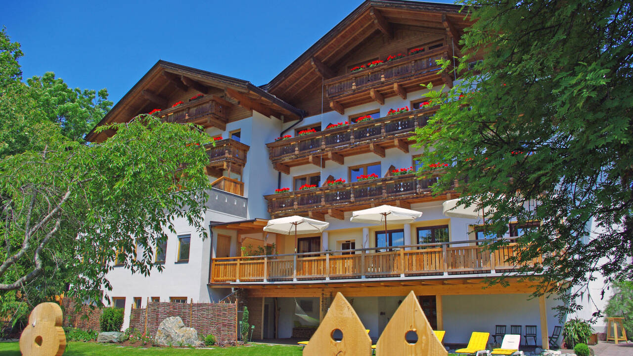 Dra på ferie i naturskjønne omgivelser på et tradisjonsrikt østerriksk hotell
