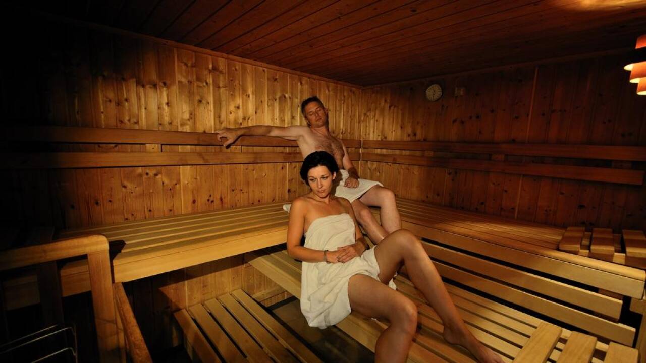 Hotellets velvære-avdelingen byr både på badstue, dampbad, aromabad, avslappende behandlinger og massasje.