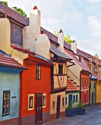 Discover the area around Kafka's house in the picturesque street not far from the city centre.