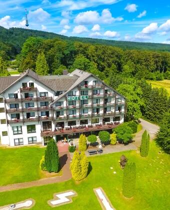 The Wohlfühlhotel DER JÄGERHOF is a 3-star superior hotel in the Teutoburg Forest/Eggegebirge Nature Park in the romantic climatic health resort of Willebadessen.