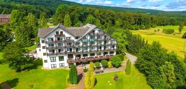 The Wohlfühlhotel DER JÄGERHOF is a 3-star superior hotel in the Teutoburg Forest/Eggegebirge Nature Park in the romantic climatic health resort of Willebadessen.