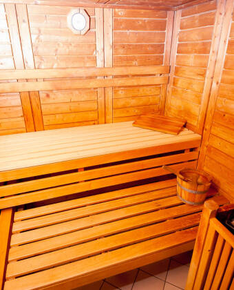 The hotel has a small wellness area with sauna, solarium, Finnish steam bath and experience shower.