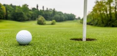 Utover hele det smålandske landskapet er det den ene vakre golfbanen etter den andre.