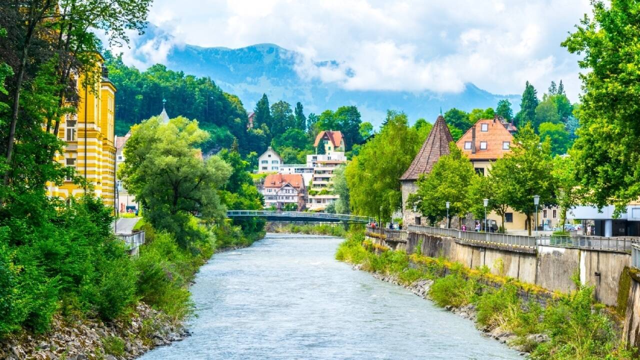 Besuchen Sie die sehenswerte Stadt Feldkirch mit ihrem imposanten Schloss und der liebevoll erhaltenen Altstadt.