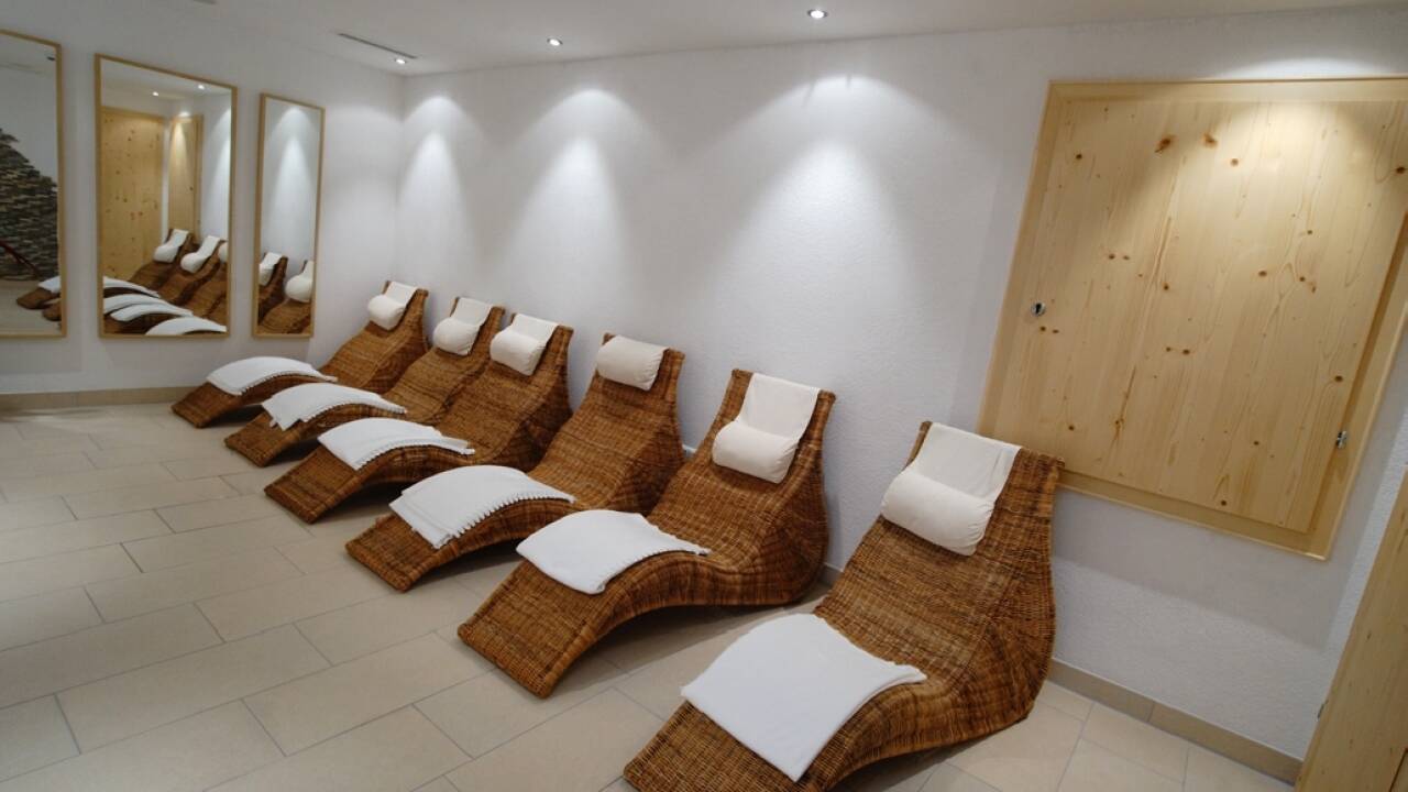 Hotellets nye wellness-område er indrettet med finsk sauna, dampbad, aromabad og et stort opholdsområde med liggestole.