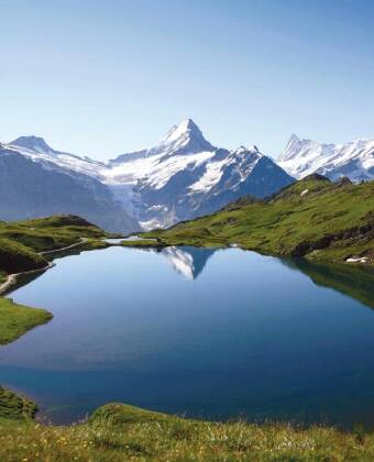 Das First Mountain Hotel genießt eine traumhafte Lage in Gaschurn – Wanderwege und Bergbahnen sind bequem erreichbar.