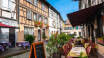 Sowohl in Straßburg als auch in vielen anderen malerischen Städten im Elsass finden Sie ein gemütliches Café, in dem Sie Ihr Mittagessen genießen können.