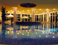 Hotellet har en 1.500 m² stor velvære-avdeling med bl.a. innendørs svømmebasseng, badstue og japansk aromabad