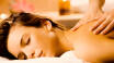 Bestill en avslappende massasje etter en økt i hotellets glohete badstuer.