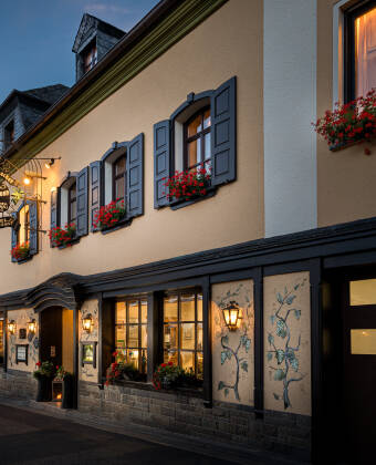Hotel Pistono with its own vineyard is perfectly located within walking distance of the Moselle River.