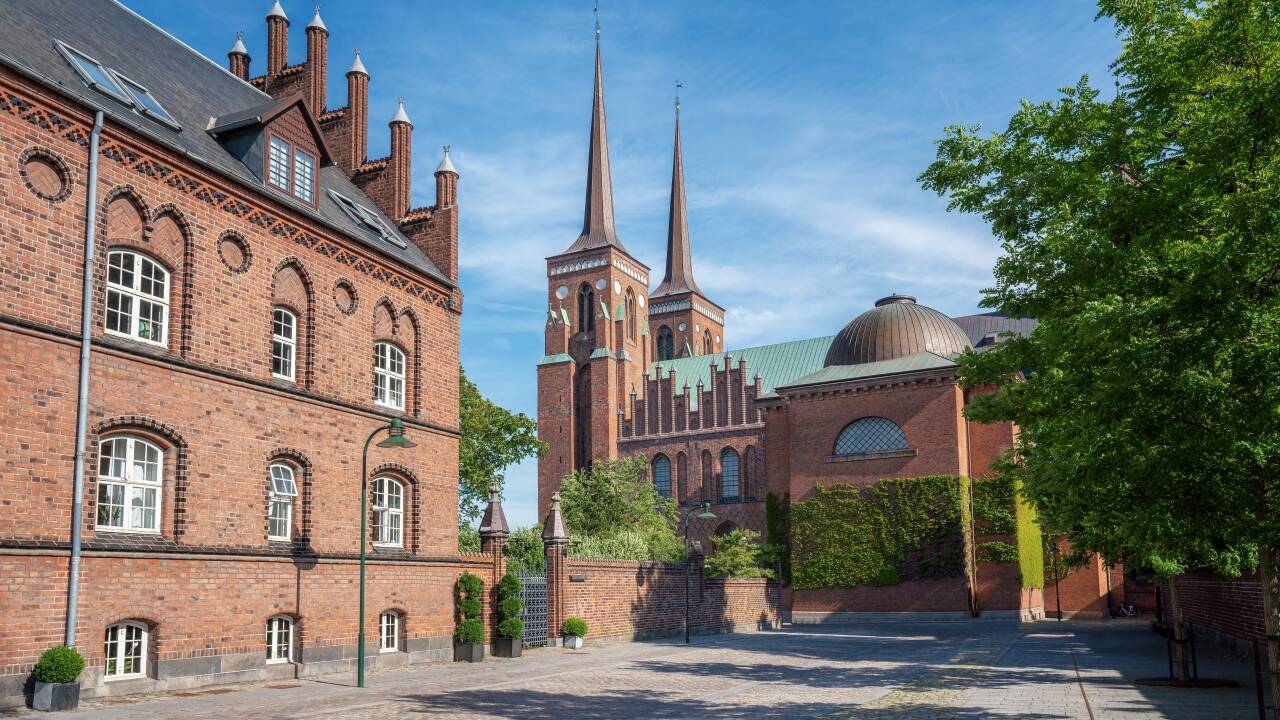 Nur eine kurze Bahnfahrt von Roskilde entfernt und deren viele Sehenswürdigkeiten.