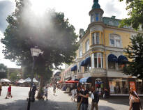 Kristianstad byr på gater med caféer, shopping og gode restauranter.
