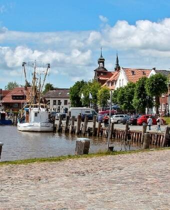 En kort køretur fra Friedrichstadt ligger Tönning, hvor det altid er hyggeligt at gå en tur, og få en forfriskning.