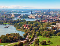 Hotellet är beläget i en naturpark, med närhet till skärgården, ca 25 minuter söder och Stockholm.