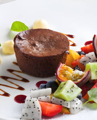 The hotel restaurant serves traditional Italian dishes and sweet desserts.