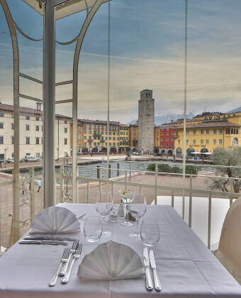The hotel enjoys a fantastic location overlooking Lake Garda right on the square in Riva del Garda.