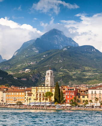 Gå på oppdagelse i den nydelige og sjarmerende havnebyen Riva del Garda.