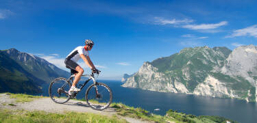 Am Gardasee gibt es viele Möglichkeiten zum Radfahren. Einige Trails sind für erfahrene Mountainbiker geeignet.