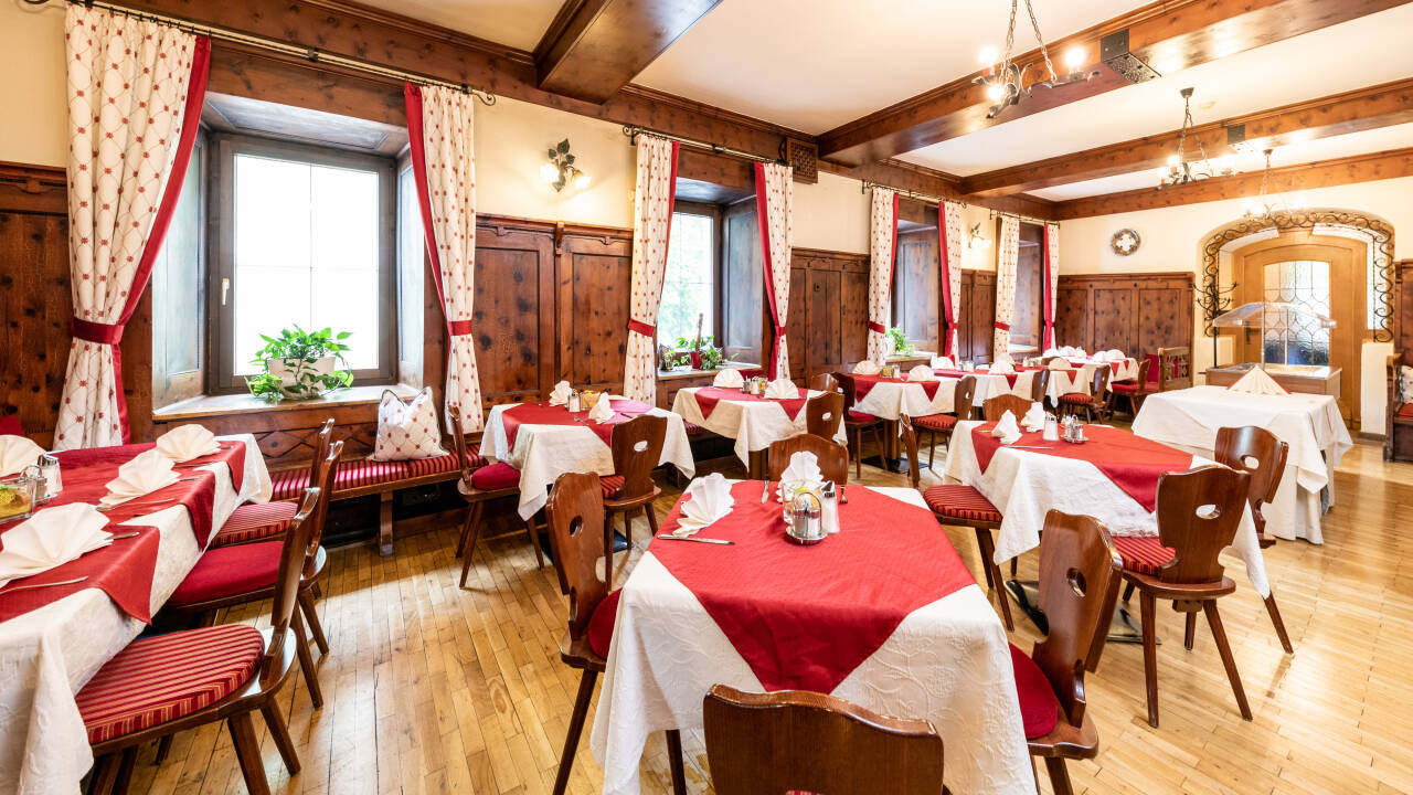 Hotellets restaurant byder på kulinariske lækkerier med et regionalt touch.