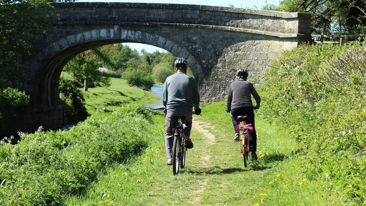 The area is ideal for cycling, and with bike rental available at the hotel, it’s easy to head out and explore the countryside.