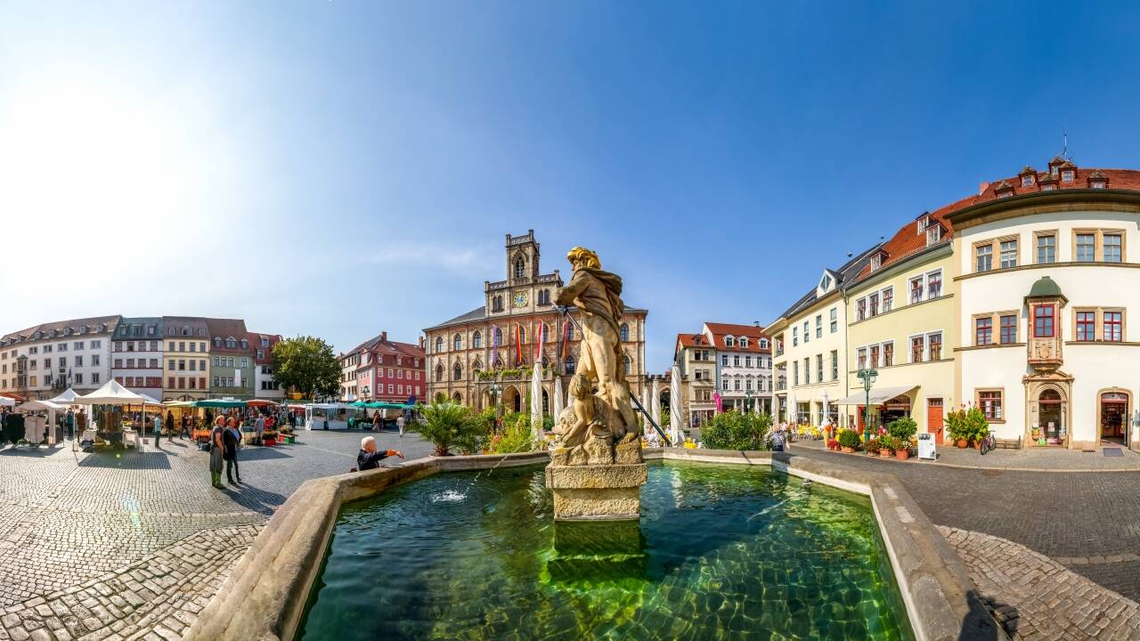 Upptäck den UNESCO-listade staden Weimar, rik på historia, kultur och arkitektur, bara en kort resa från hotellet.