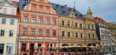 Erfurt, Thüringens livliga huvudstad, ligger bara en kort bil- eller tågtur bort.