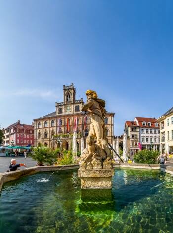 Upptäck den UNESCO-listade staden Weimar, rik på historia, kultur och arkitektur, bara en kort resa från hotellet.