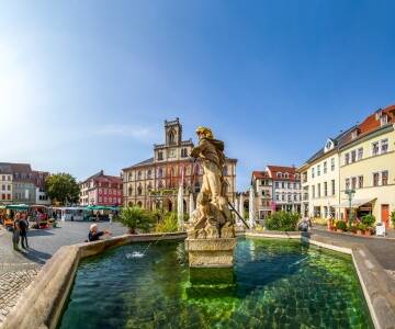 Upptäck den UNESCO-listade staden Weimar, rik på historia, kultur och arkitektur, bara en kort resa från hotellet.