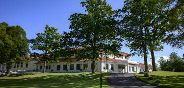 Das Lundsbrunn Resort & Spa befindet sich in ländlicher Umgebung in der kleinen schwedischen Kurstadt Lundsbrunn im Västra Götaland.