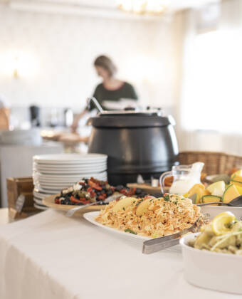 Hotellpaketet inkluderar frukost och middag.