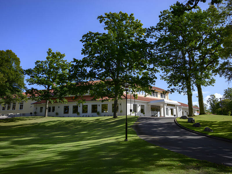 Lundsbrunn Resort & Spa ligger i landlige omgivelser i den lille svenske kurby, Lundsbrunn, i Västra Götaland.