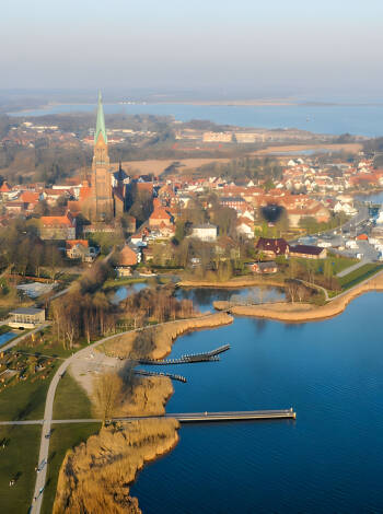 Schleswig bietet viele spannende Ausflüge.