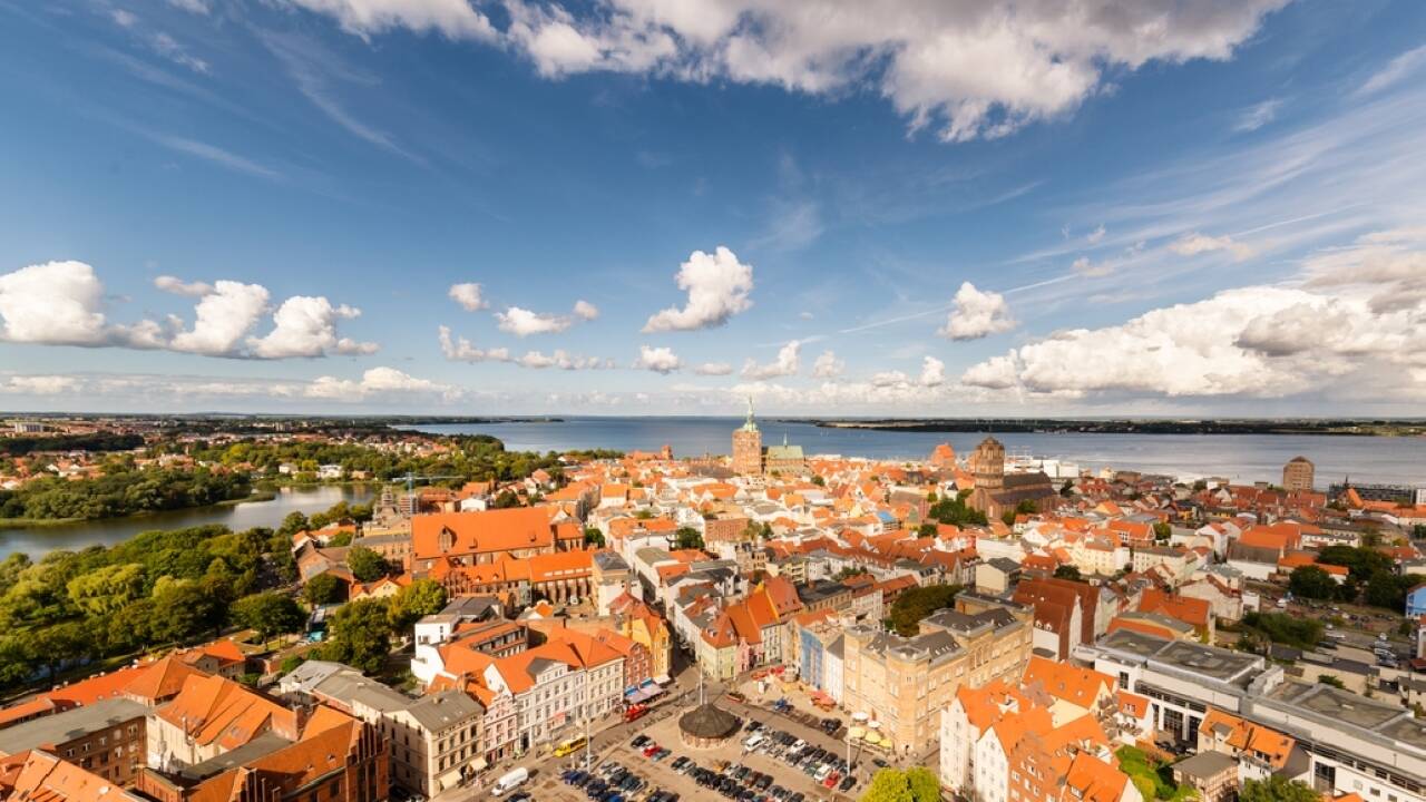 Tilbring en dag i den gamle handlebyen Stralsund, hvis gamle bydel er på UNESCOs liste over verdens kulturarv.