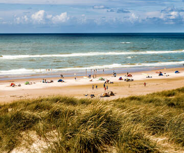 Stranden vid Nordsjön passar för massor av olika utomhusaktiviteter.