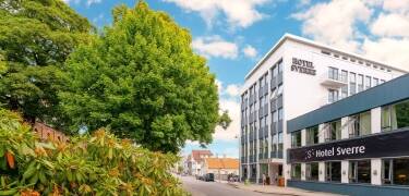 Bo i hjertet av Sandnes, med butikker og restauranter bare noen skritt unna.