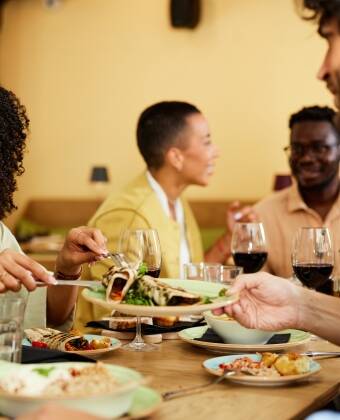 In der Nähe finden Sie zahlreiche Restaurants, und im nur 50 m entfernten Restaurant GamlaVærket erhalten Sie 10 % Rabatt.