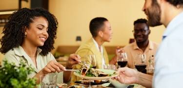 In der Nähe finden Sie zahlreiche Restaurants, und im nur 50 m entfernten Restaurant GamlaVærket erhalten Sie 10 % Rabatt.