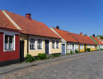 See the small and very well preserved houses in Simrishamn's beautiful old town.