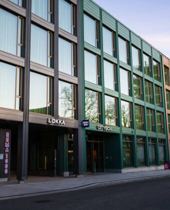 Stay in central Kristiansand, close to shops, restaurants, cultural attractions and the city’s art museum area.