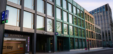 Stay in central Kristiansand, close to shops, restaurants, cultural attractions and the city’s art museum area.