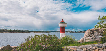 Follow scenic coastal paths to Odderøya and discover panoramic viewpoints, nature and fascinating cultural venues.