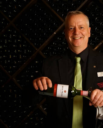 Besøk hotellets egen stemningsfulle vinbar som har et stort utvalg av rød- og hvitvin.