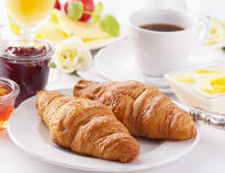 Efter en god natts sömn kan ni starta dagen med en frukost på kroen.