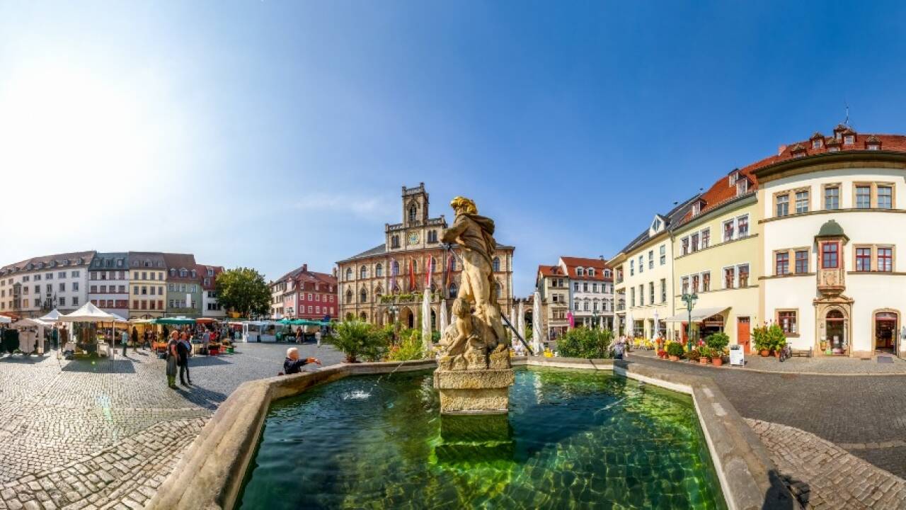Kør en tur til den smukke tyske by, Weimar, som byder på masser af kultur, historie shopping og sightseeing.