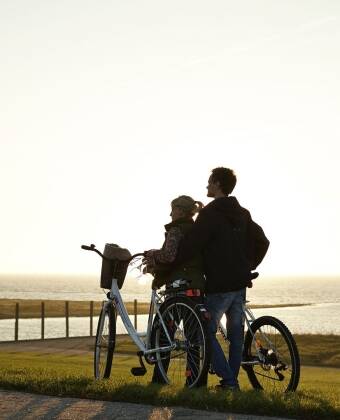 Nærområdet er preget av fantastisk natur, som innbyr til vandre- og sykkelturer.
