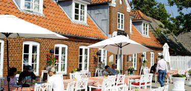 Rudbøl Grænsekro offers South Jutlandic charm a stone's throw from the German border.