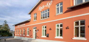 At Røde-Kro you are often welcomed by the host couple, Winnie and Erik Jørgensen. Southern charm and friendly service go hand in hand.